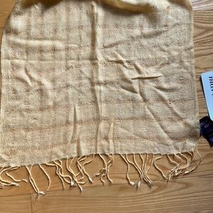 Marvelush by Layers by Lizden Waffle Fringed Oblong Scarf Wrap New With Tags